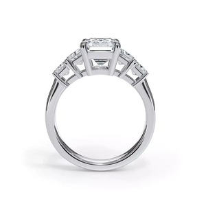 แหวนหมั้นเพชรทรงเหลี่ยมมรกตทองคำขาว 14K สำหรับผู้หญิง ได้รับการรับรองจาก IGI เพชรเพาะเลี้ยง 3.00 กะรัต แบบฝังหนามเตย สไตล์คลาสสิก - Product Image 2