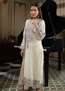 Ensemble 3 pièces pour femmes : Kurta brodé en soie avec pantalon et dupatta – Tenue décontractée ou formelle - Product Image 3