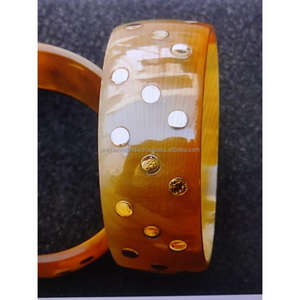 Brazalete de cuerno SolarBloom | Brazalete de cuerno de búfalo hecho a mano con patrones de resplandor solar | Tamaños personalizados para exportación de moda y regalos - Product Image 6