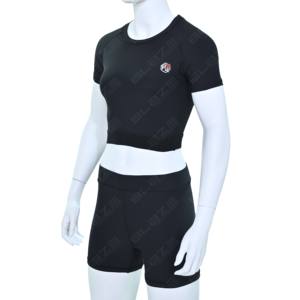 Conjuntos de ropa deportiva para mujer: Top corto con espalda hueca y shorts/leggings para gimnasio - Product Image 4