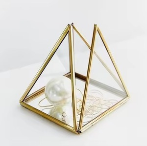 Boîte à bijoux hexagonale en verre avec cadre en métal, étui de rangement pour bagues, boucles d'oreilles, colliers, bracelets, organisateur de vanité pour la maison - Product Image 4