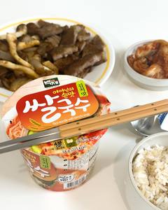[YNK INTERNATIONAL KOREA] Nouilles de riz instantanées Mr HOO en tasse, saveur fruits de mer, bœuf et kimchi, nourriture coréenne en gros - Product Image 2