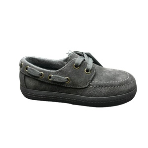 W24607HAT04-GRIS Zapatos Vulcanizados de Hombre de Alta Calidad Fabricados en Vietnam, con Cordones, Parte Superior de Cuero Dividido, Entresuela de PU y Suela de Goma - Product Image 1