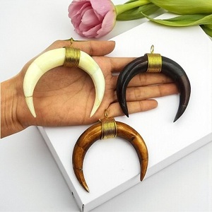 Colgantes de Hueso Hechos a Mano con Temática Animal, Ecológicos y Elegantes, que Abrazan la Naturaleza, de FS International - Product Image 5