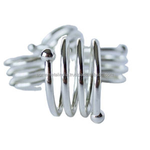 Porte-serviettes en acier inoxydable poli nickel de qualité supérieure avec un design élégant, parfait pour les mariages et les restaurants - Product Image 1