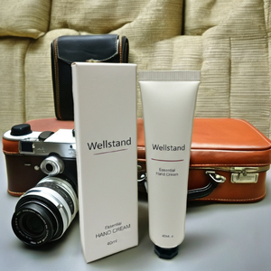 Crème pour les mains parfumée à l'acide hyaluronique et à la vitamine C, nourrissante, à absorption rapide, non grasse, hydratante pour un usage quotidien - Product Image 1