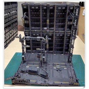 En stock : Diorama PVC de scène de hangar, unité d'entretien de hangar, base de première ligne, installation d'entretien Gundam / Transformers - Product Image 3