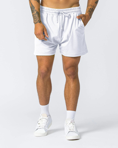 Pantalones cortos de malla personalizados para hombre en blanco, corte relajado con cintura elástica y bolsillos laterales, hechos de tela de malla ligera. - Product Image 1