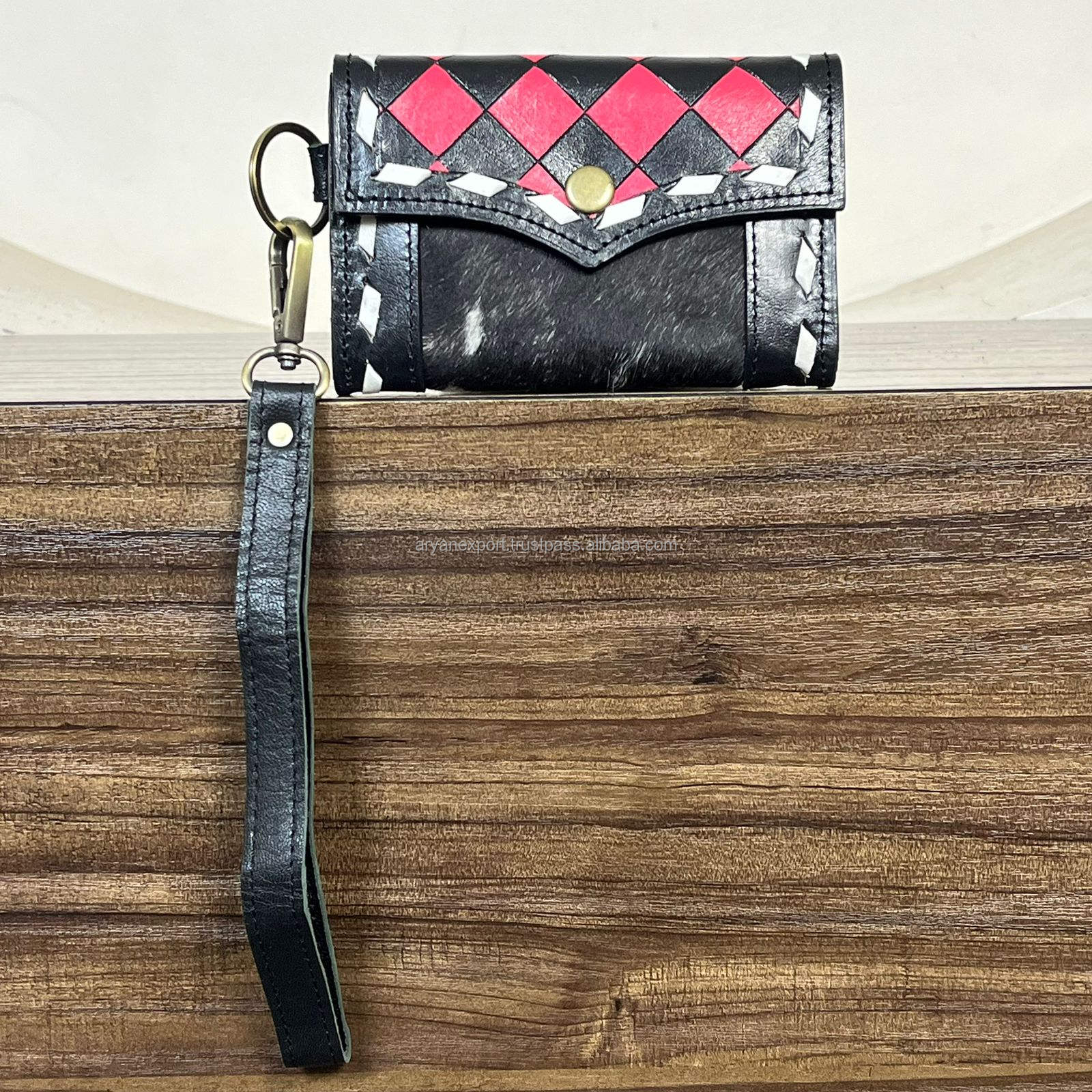 ลายตารางหมากรุกสีแดงและดำ