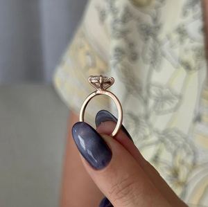 Bague de fiançailles solitaire en diamant de laboratoire ovale de 2 carats, certifiée IGI, bijoux classiques pour mariage et soirée, cadeau pour elle - Product Image 3