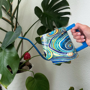 Regadera de interior Stilla de 1.5L con diseño de hongos, herramienta de jardinería de metal con acabado duradero pintado con esmalte, mango arqueado, fabricación OEM. - Product Image 6