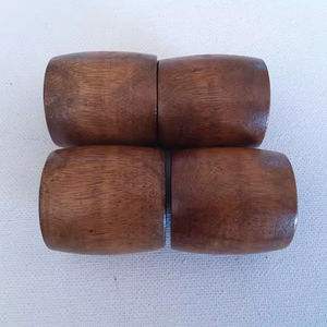 Anneaux de serviette en bois traditionnels pour les occasions festives et les projets de bricolage - Design classique durable et respectueux de l'environnement - Product Image 1