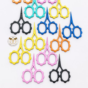 Ciseaux de broderie miniatures professionnels colorés en forme de tournesol, fabriqués en acier inoxydable de haute qualité, pointe aiguisée, précision pour la couture et l'artisanat - Product Image 4