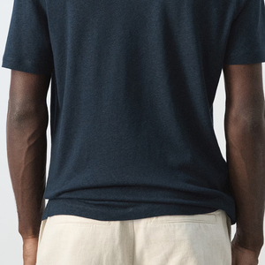 Camiseta Moderna para Hombre con Cuello Camisero y Cierre de Botones, Diseño de Alta Calidad, Confección a Medida, Algodón - Product Image 6
