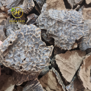 Chips de Oud 100% Naturales Tratados con Vapor HUFA OUD HP-EC1 de Grado Comercial para Bakhoor - Product Image 1