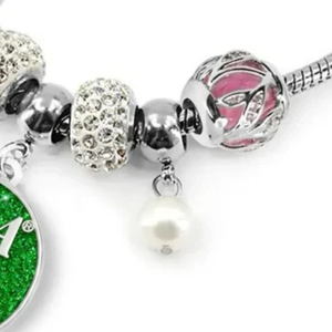   Pulsera Hecha en 1998 para Mujer, Elegante, Color Verde y Plateado, Joyería con Dijes, Accesorio de Moda para la Muñeca, Inspirada en Hermandades, de Primera Calidad - Product Image 4