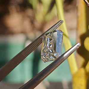 Diamante Cultivado en Laboratorio con Corte Esmeralda, Color E, Certificado por IGI, VS1, Corte Excelente, Perforado con Láser, Piedra Suelta al por Mayor para Joyería Personalizada - Product Image 1