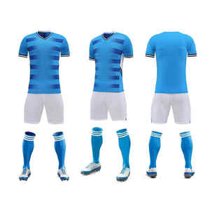 Maillot de football court personnalisé pour supporters et joueurs – Nouvelle saison – Ensemble de football rouge et blanc pour club – 100 % polyester respirant – Tenue d'équipe - Product Image 5