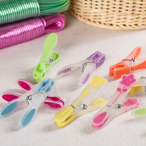 Juego de Pinzas y Clips Retráctiles de Plástico para Ropa, Coloridos, Duraderos y Ecológicos para Secar Ropa en el Hogar - Product Image 4