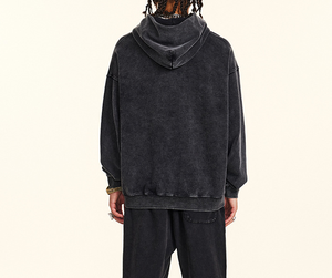 เสื้อฮู้ดดี้ผู้ชายสไตล์อเมริกันเรโทรสีดำฟอกยีนส์ทรงหลวมพิมพ์ลาย DTG แบบสั่งทำได้ แบรนด์แฟชั่นแนวสตรีทสุดฮิต - Product Image 2