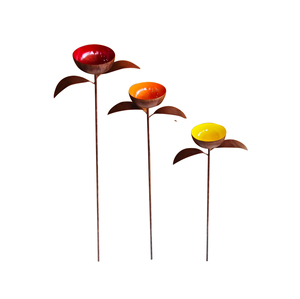 Décoration de jardin moderne en aluminium, sculpture d'art extérieure rouge, orange, jaune - Product Image 1