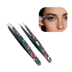Pince à épiler professionnelle UBI à pointe oblique, embouts hybrides de précision, acier à haute teneur en carbone, 11,5 cm, pour la mise en forme des sourcils et les poils incarnés - Product Image 1