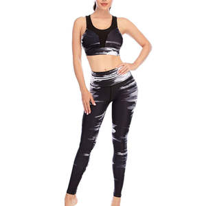 Ensemble de yoga 2 pièces pour femme : leggings taille haute et crop top, avec services OEM de qualité supérieure, prix abordable pour les services OEM. - Product Image 6