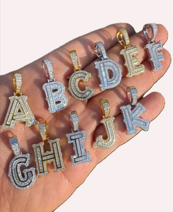 Pendentif Lettre en Moissanite avec Sertissage Doré, Perle d'Eau Douce, Bijou Initial Plaqué Or Rose, Argent 925, Unisexe, Style Hip Hop - Product Image 1