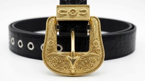 Ceinture Western en Cuir PU Noir Gaufré Crocodile avec Boucle Cowboy Dorée et Œillets – Ceinture Tendance pour Hommes et Femmes – Fournisseur en Gros Personnalisable - Product Image 4