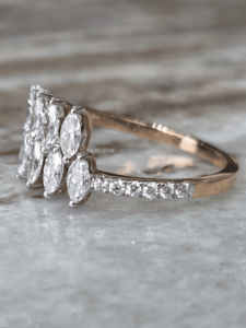 Bague de luxe vintage en or 14 carats avec diamant de laboratoire 0,65 ct taille marquise, sertie pavé motif floral pour femme - Product Image 3