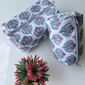 Floral Embroidered Cotton Cosmetic <b>Toiletry</b> Bag Set Medium Foldable Vintage Style with Pockets for Travel and Makeup <b>Storage</b> - Product Image 2