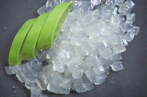 Organic Aloe Vera Leaf Extract for Beverage or Skincare and Natural Herbal Cosmetic Formulations - Product Image 4