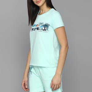 Ensemble de shorts pour femmes tendance et stylé, look streetwear haut de gamme, nouveau modèle en ligne pour l'été, tissu doux et élégant - Product Image 2