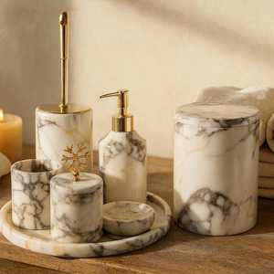 La collection d'accessoires de salle de bain en marbre élégante transmet un goût raffiné, la finition élégante crée une impression propre et luxueuse. - Product Image 6