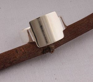 Anillo con Nombre Personalizado, Plata de Ley 925, Joyería, Placa con Nombre Hecha a Mano, Anillo con Letra para Mujer, Regalo de Cumpleaños Único - Product Image 1