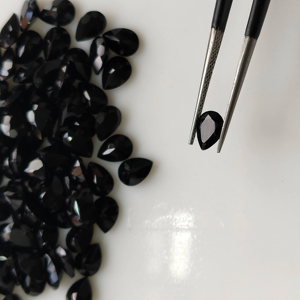 Ónix Negro Natural, Corte Pera de 7x5MM, Gema Suelta de la Mejor Calidad para Joyería, Red Mountain Gems R5BOPCT75 - Product Image 2