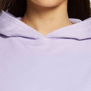 Sudadera con capucha para mujer, de tela suave al tacto, con un detalle minimalista de logotipo, acabado liso, ideal para uso casual y de temporada. - Product Image 4