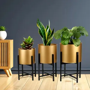 Macetero de latón de primera calidad para decoración del hogar, elegante maceta metálica para sala de estar y jardín, de proveedor indio para exportación a granel. - Product Image 3