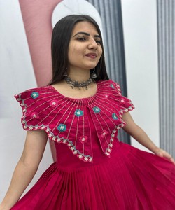 ชุดคุร์ตีผ้าฝ้ายปักลายโรมันสมัยใหม่และงานปักแบบคัทลี สำหรับงานเทศกาล มีสินค้าพร้อมส่ง ราคาขายส่ง เสื้อผ้าชาติพันธุ์ รานี - Product Image 5