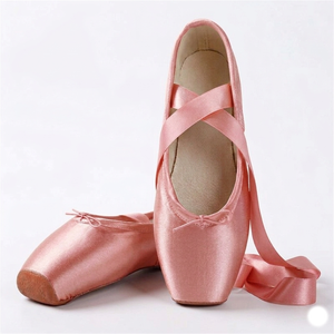 Chaussures de danse classique pour femmes de qualité supérieure, dessus en satin, doublure intérieure en coton doux, talon plat, semelle extérieure en PU, marque personnalisée imprimée - Product Image 3