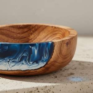 Tazón Premium Hecho a Mano de Madera y Resina para Servir Frutas, Aperitivos y Alimentos, Producto Artesanal de Bambú y Madera - Product Image 5
