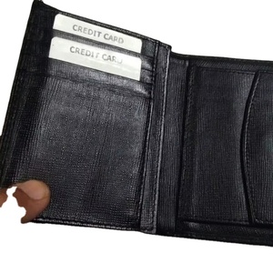 Cartera de cuero para hombre de alta demanda para uso formal Bolsillos multiinteriores con forro de PVC y cierre de cubierta Impermeable Longitud corta - Product Image 1