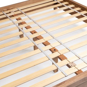 Lit plateforme moderne en bois massif avec tête de lit à cadre ouvert – Meuble de chambre minimaliste au fini naturel - Product Image 6