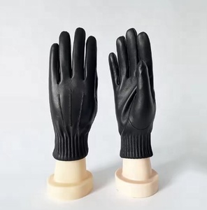 Gants d'hiver en cuir pour femmes, compatibles écran tactile, pour sports de plein air, en laine de haute qualité, chauds, en daim, élégants, fabriqués au Pakistan - Product Image 5