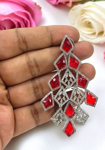 Pendientes Largos de Lujo en Latón Plateado con Circonitas, de Primera Calidad, Hermosos y Elegantes para Mujeres y Niñas, Ideales para Bodas y Fiestas - Product Image 2