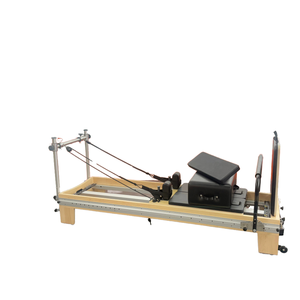 Réformateur de formation réglable multifonction en gros Rail complet deux voies Réformateur de Pilates en bois d'érable massif - Product Image 1