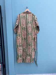 Robe kimono en coton vert tigre style bohème, imprimé au bloc, tenue de villégiature, élégante et décontractée - Product Image 2