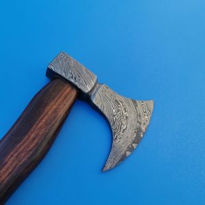 Hacha de mano de acero al carbono para exteriores con mango de madera, herramienta compacta para cortar, ideal para camping, senderismo, bushcraft y trabajos de carpintería. - Product Image 6