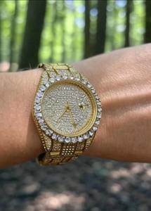 Montre en diamant moissanite de style japonais au design unique, montre à quartz durable pour un usage quotidien, disponible au prix d'usine - Product Image 5