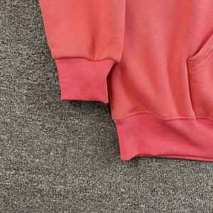 เสื้อฮู้ดดี้ OEM รุ่น VVS สไตล์พิมพ์ลายพัฟฟ์แบบ High Street ทรงปกติ 3 วัน ผลิตสำเร็จรูปพร้อมส่ง สำหรับผู้ชาย ฤดูหนาว คอตั้ง ลายเรียบ - Product Image 3